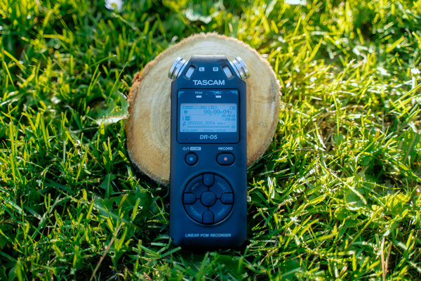 Диктофон Tascam DR-05