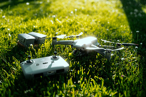 DJI Air2s Fly More Combo (2 фото из 6)