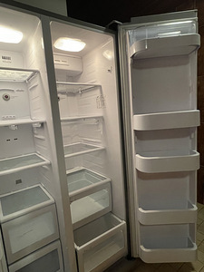 Холодильник Side by Side SAMSUNG NO FROST (9 фото из 9)