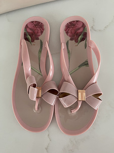 Uued plätud (40s) + kott TED BAKER (komplekt) (2 foto / 10)