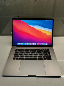 MacBook Pro 15.4” 2017 Space Grey / TouchBar