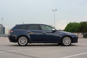 Alfa Romeo 159 2.4 L5 JTDm 147kW (7 foto / 10)