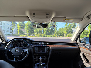 Volkswagen Passat (7 фото из 9)