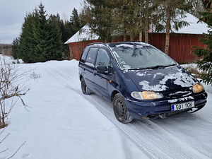 Ford Galaxy (2 фото из 4)