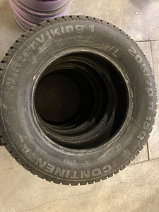 205/70 R15 naelrehvid (1 foto / 2)