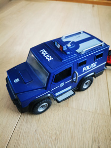 Playmobil tuletõje- ja politseiauto paadiga (10 foto / 10)