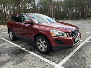 Volvo XC60 (2 фото из 15)