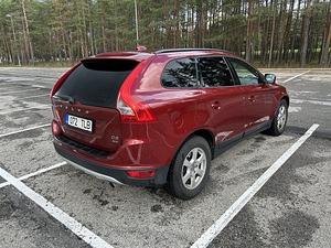 Volvo XC60 (4 фото из 15)