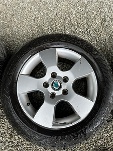 Skoda 15 дюймов оригинальные литые диски 6,5J ET50 (3 фото из 6)