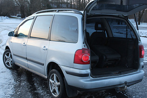 Volkswagen Sharan 7-kohta (7 foto / 10)