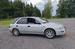 Subaru Impreza Turbo (3 foto / 6)
