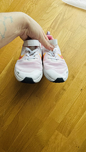 Кроссовки Nike (3 фото из 9)