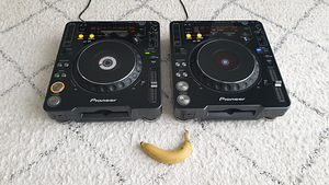 Пионер CDJ-1000 MK3 (2 фото из 3)