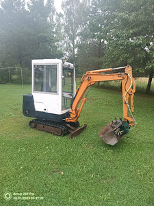 Мини-экскаватор Kubota KX-41 1.6T (8 фото из 10)