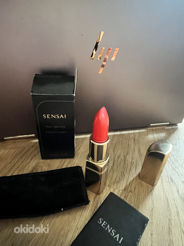 Помада Sensai 03 Shakuyaku red