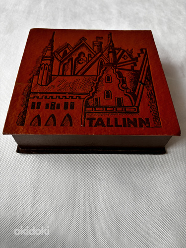 Tallinna vintage suveniirkarp, nahkkattega / Винтажная шкату