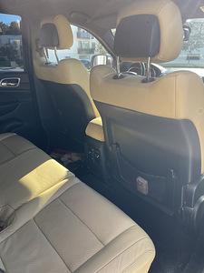Salong jeep grand cherokee (4 foto / 4)