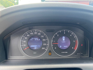 Volvo XC60, 2009 a (8 foto / 11)