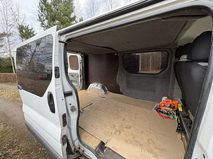 Opel Vivaro 1.9 74kW (10 фото из 14)