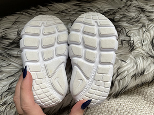 Кроссовки для девочек nike s.22 (4 фото из 6)