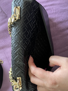 Tommy Hilfiger crossbody kott (7 foto / 7)