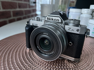 Digikaamera Nikon Z fc + NIKKOR z 16-55 (1 foto / 6)