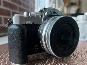 Digikaamera Nikon Z fc + NIKKOR z 16-55 (4 foto / 6)