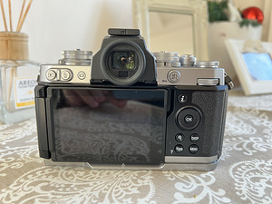 Digikaamera Nikon Z fc + NIKKOR z 16-55 (5 foto / 6)