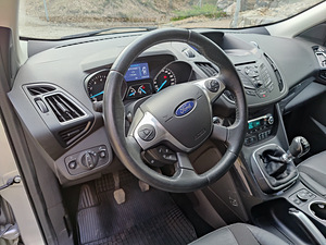Ford Kuga 2016a. 2.0 bensiin (8 foto / 8)