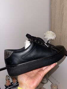 Michael Kors vabaaja jalatsid. Väga hea seisukord! 38 (2 foto / 5)