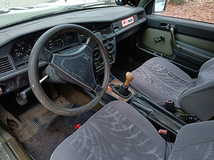 MB 190 2,0bens 1983a (2 foto / 5)