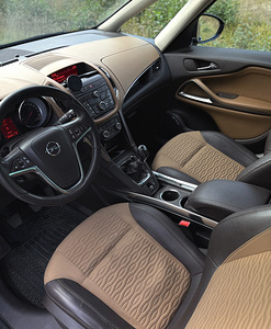 Opel Zafira Tourer 2013 2.0 diisel, manuaal (6 foto / 14)