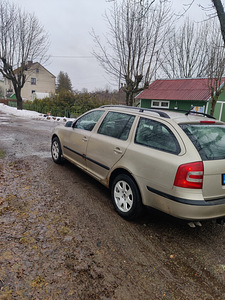 Skoda Octavia (3 foto / 5)