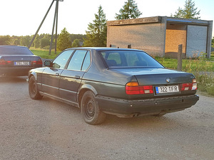 2x BMW e32 730iA m30b30 (8 фото из 13)