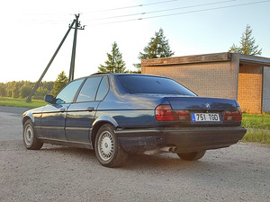 2x BMW e32 730iA m30b30 (2 фото из 13)