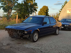 2x BMW e32 730iA m30b30 (5 фото из 13)