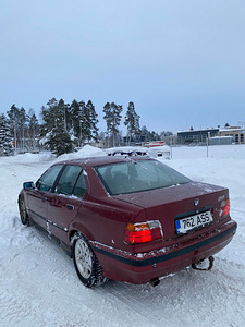 BMW 318i мануал (1 фото из 9)