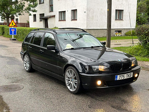 BMW e46 touring 330d manuaal (4 foto / 14)