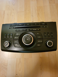 Autoraadio Mazda (1 foto / 3)