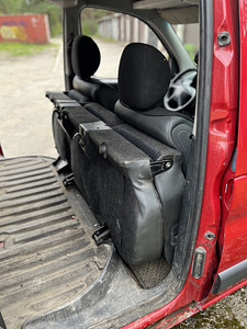 П: Citroen Berlingo (13 фото из 14)