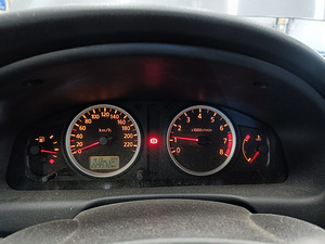 M: Nissan Almera (13 foto / 15)