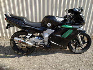 Honda NSR125R 2003 varuosadeks (1 foto / 3)