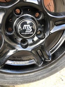 Mazda 195/65/15 (4 фото из 6)