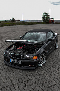 BMW 328i 2.8 142kw E36 (3 foto / 4)
