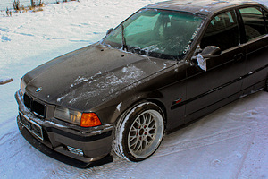 BMW 318i 1.8 83kw E36 (2 foto / 14)