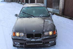 BMW 318i 1.8 83kw E36 (3 foto / 12)