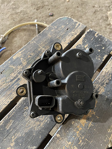 Isuzu D max 2002-2012 Vahekasti aktuaator (3 foto / 4)