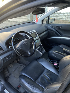 Toyota Corolla Verso 2.2 130kW (8 foto / 10)