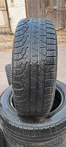 225 60 17 / PIRELLI / TALVEREHV / LAMELLREHV/ M+S (1 foto / 1)
