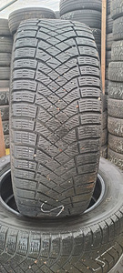 TALVEREHVID 235 60 18 / PIRELLI , GOODYEAR (1 foto / 3)